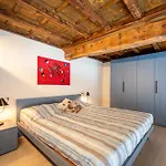 Апартаменты New 2024 - Ancient - Where Classic Style Meets Modern Design And Comforts - Larihome A40 *